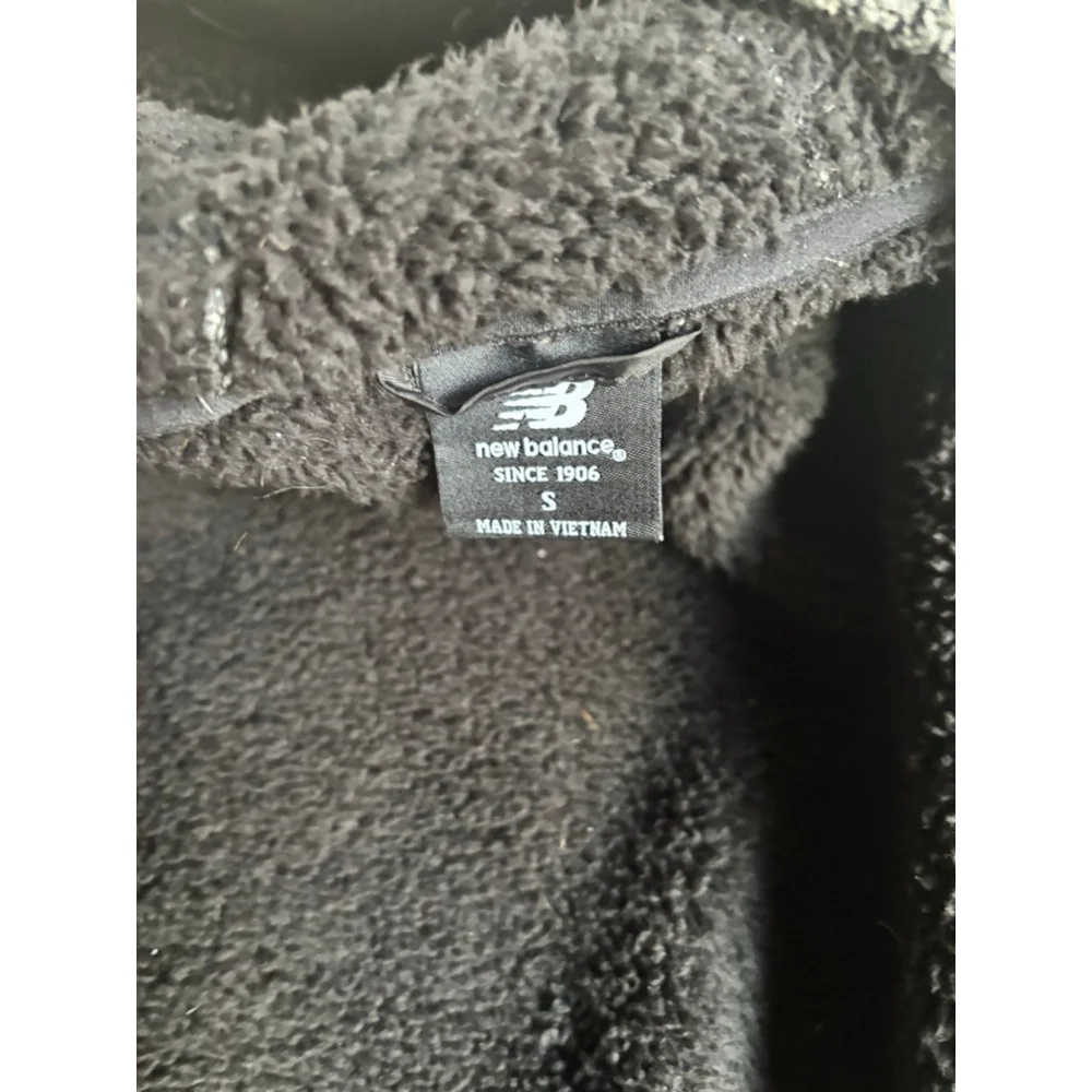 Men's New Balance Gray Performance Jacket S with Black Accents